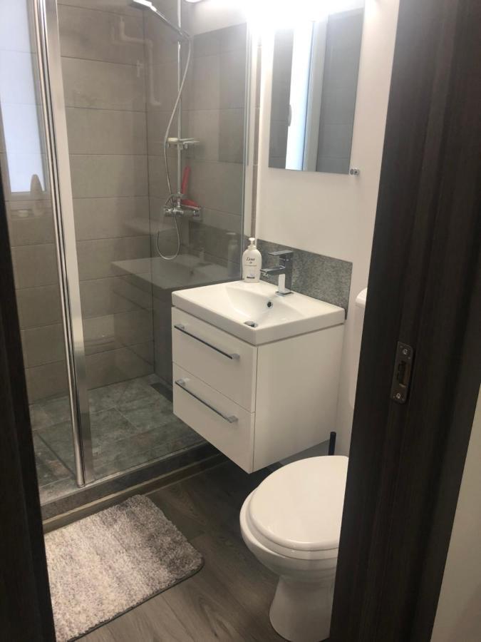 Appartamento Garsoniera La Munte Azuga Esterno foto
